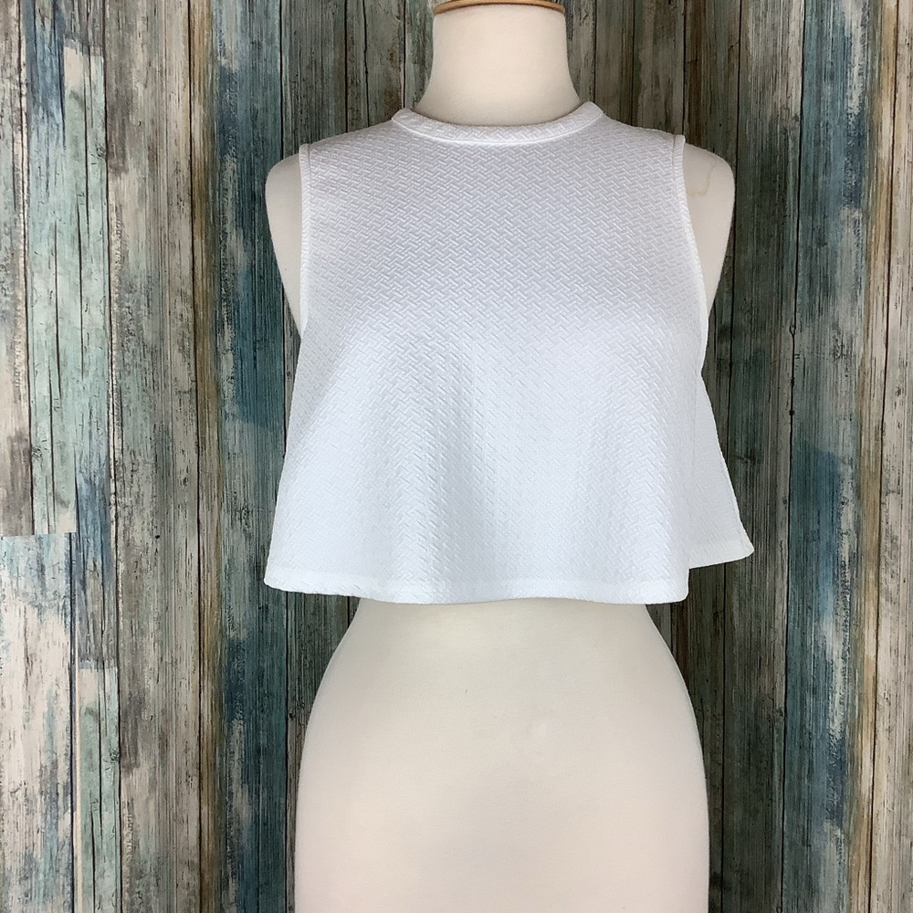 Anthropologie coincidence & chance white crop top size small